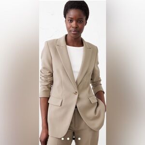 NWT Banana republic size M long and lean blazer in tan